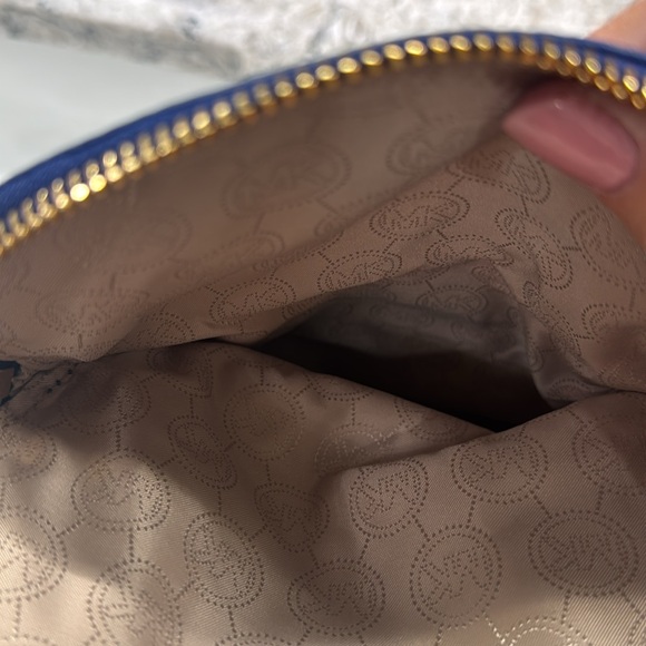BRAND NEW NEVER USED Royal Marine Blue Michael Kors Purse- With dust cover - Picture 7 of 8